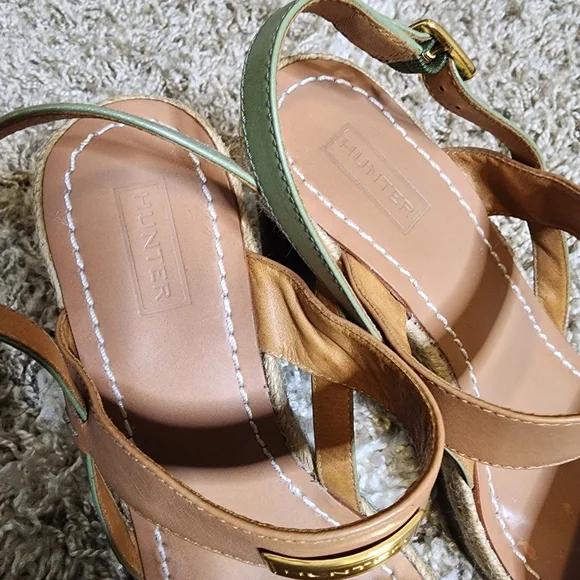 Hunter Gonave Wood Heel Sandals - Picture 7 of 16